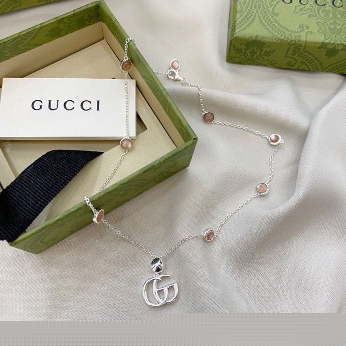 G*u*i necklaces